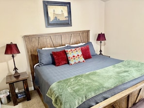 3 bedrooms, desk, iron/ironing board, travel crib