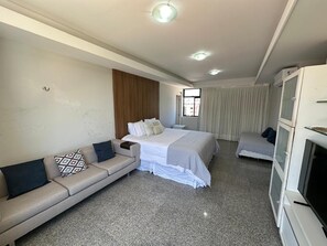5 bedrooms, WiFi, bed sheets