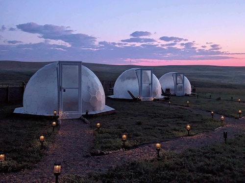 Meadowlark Sky Domes - Sleeps 6 + Private Hot Tub +Cold Plunge Pool!