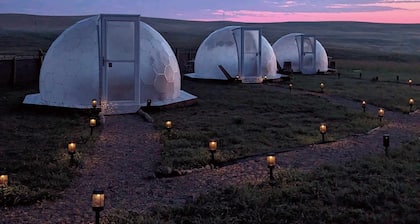 Meadowlark Sky Domes - Sleeps 6 + Private Hot Tub +Cold Plunge Pool!
