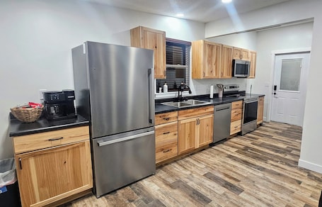 Fridge, microwave, oven, stovetop. Secluded Cabin near Lake Perry