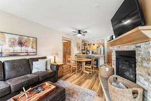 Exterior - Silver Mill #8272 : 2 (Keystone)