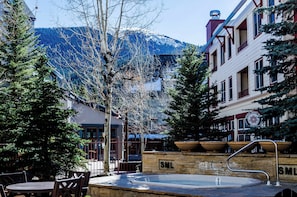 Apartment (2 Bedrooms) | Exterior - Silver Mill #8272 : 2 (Keystone)