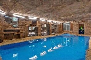 Inomhuspool och uppvärmd pool