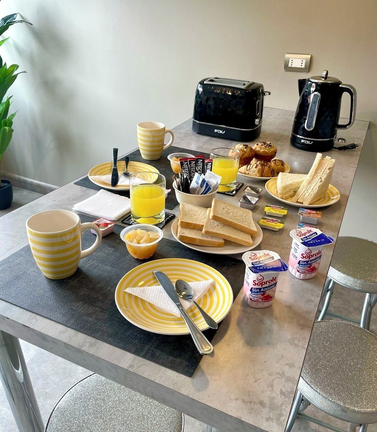 ฝ่ายต้อนรับ