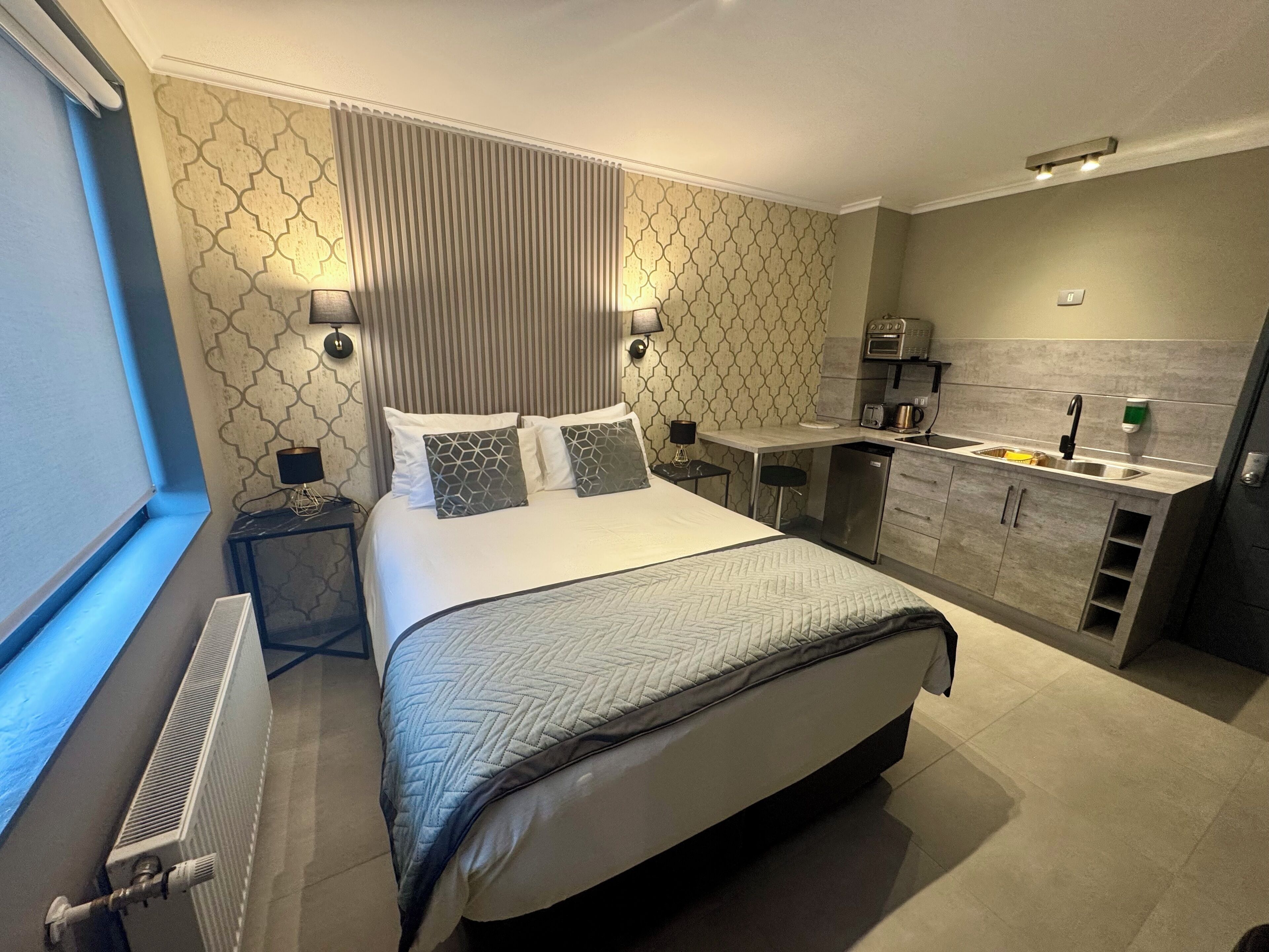 สแตนดาร์ดสตูดิโอ, วิวเมือง | ตู้นิรภัยในห้  องพัก, ผ้าม่านกันแสง, เตารีด/โต๊ะรีดผ้า, Wi-Fi ฟรี