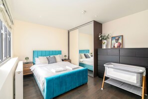 2 chambres, fer et planche à repasser, Wi-Fi, draps fournis