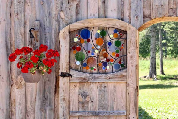 المنطقة المحيطة بالمنشأة