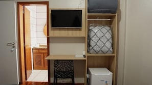 Laptop workspace, free WiFi