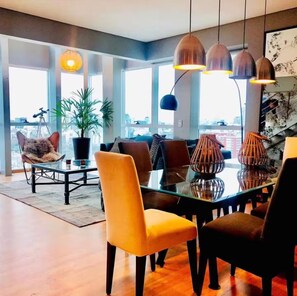 Dining - Luxurious Duplex in Palermo Soho: 360° Views, Río de la Plata, Pool, and Jacuzzi (Buenos Aires)