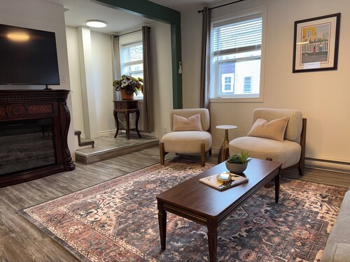 Charming 2-bedroom downtown apartment