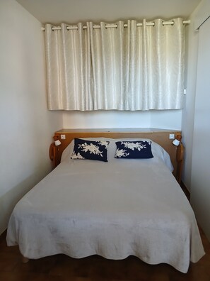 2 bedrooms, iron/ironing board - Apartment T2 Le Cap d'Agde garden terrace 14 m2 swimming pool tennis... (Agde)