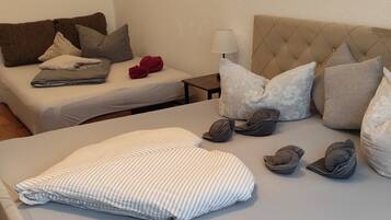 1 bedroom, free WiFi, bed sheets