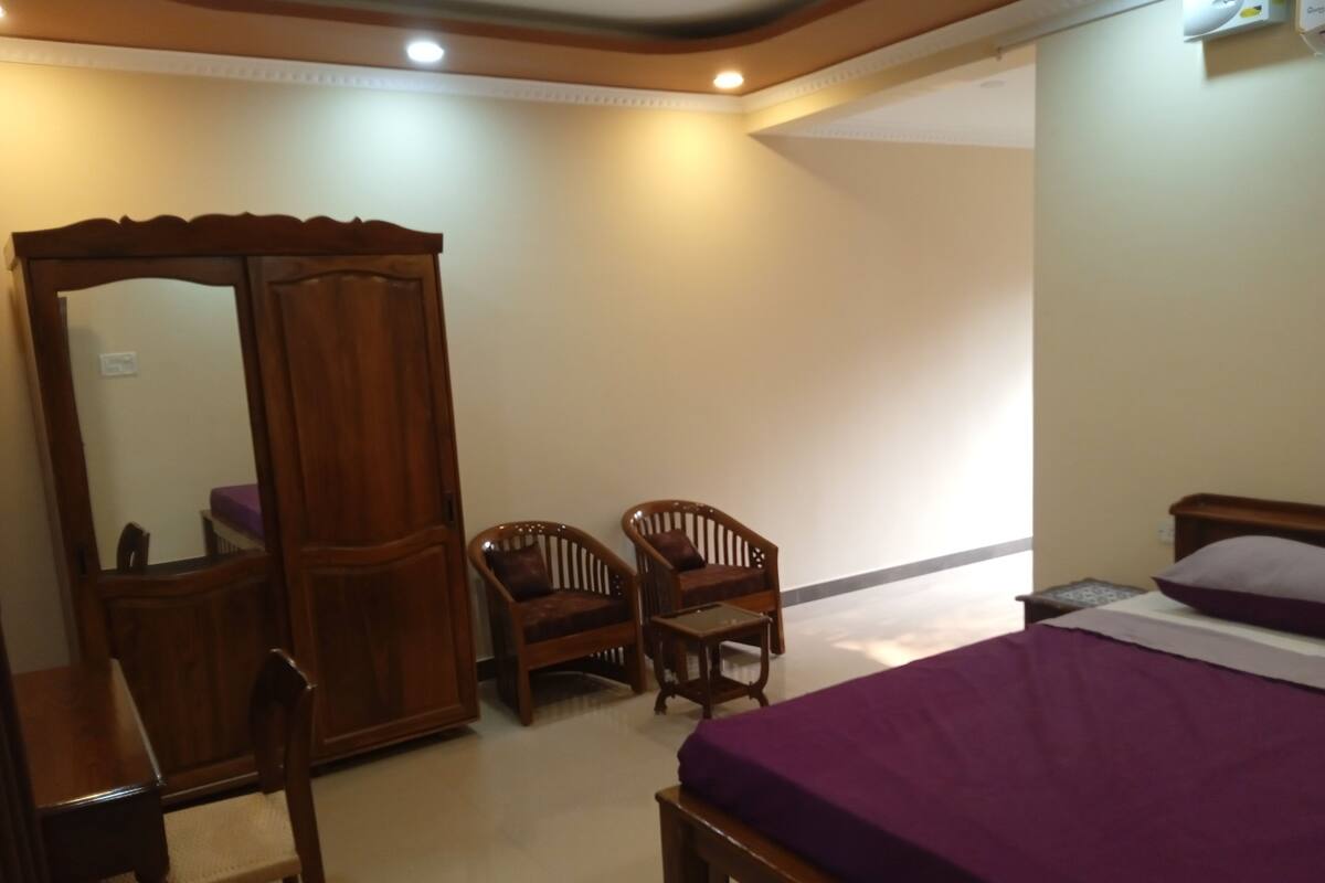 クラシック ダブルまたはツインルーム | 客室ごとに異なるインテリア、ノートパソコン用作業スペース、WiFi (無料)