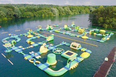 Redwood Escape - Stylish New Forest Stay | Sleep 4 | Near Paultons Park | Free Parking