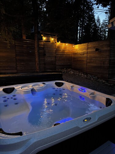 Elevated Mountain Cabin with Luxe Hot-tub