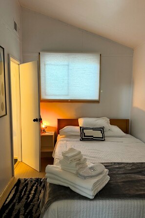 2 bedrooms, free WiFi, bed sheets, wheelchair access