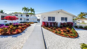 Exterior - 1-BR retreat in the City Centre (North Miami)