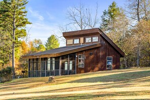Cabin, 2 Bedrooms, Lake View - YMCA Trout Lodge (Potosi)
