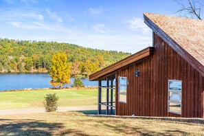 Cabane, 2 chambres | Vue sur le lac