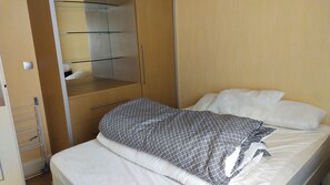 2 chambres, fer et planche Ă repasser, draps fournis