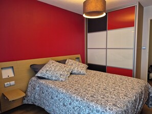 2 bedrooms, iron/ironing board, bed sheets - 3-room 2-bedroom apartment close to the ramparts of Vannes (Vannes)
