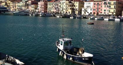 Casa Margherita, cozy house in the ancient village, quiet location