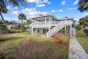 Exterior - Beachfront Home, Oceanfront, Dog Friendly - 710 Silverside (Fripp Island)