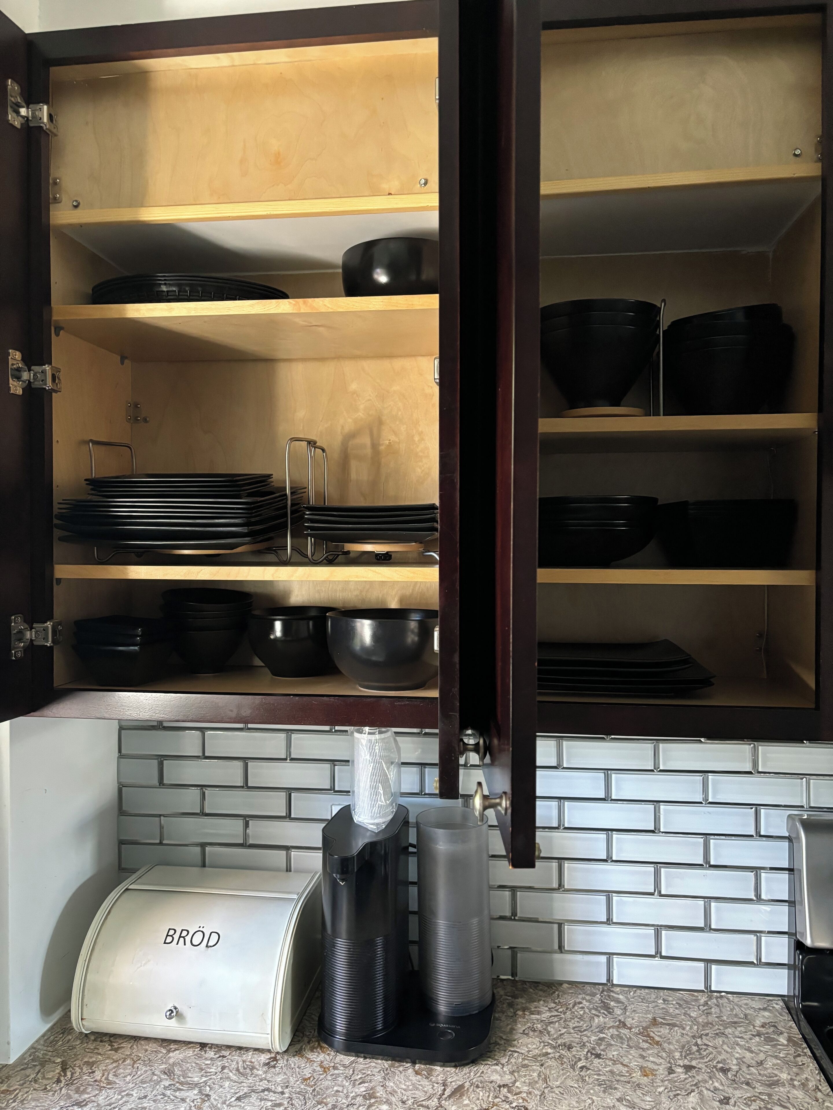 Mikroaaltouuni, uuni, liesi, astianpesukone