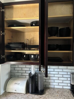 ميكروويف، فرن، موقد طهي مسطح، غسالة أطباق