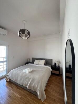 1 slaapkamer, een strijkplank/strijkijzer, wifi, beddengoed