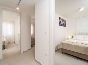 2 bedrooms, iron/ironing board, Internet, bed sheets