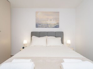 2 chambres, fer et planche à repasser, accès Internet, draps fournis