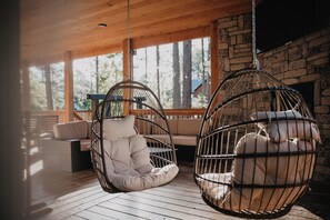 Terrace/patio - Build-Your-Own Mini Golf, Pool, Sauna, Games Galore - The Bitmore (Broken Bow)