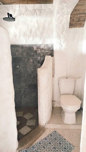 Classic Quadruple Room, Bay View | Bathroom