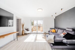 Fernseher, Stereoanlage