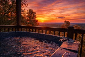 Bañera de hidromasaje al aire libre