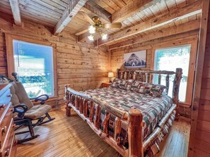 4 bedrooms, desk, iron/ironing board, travel crib