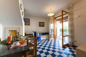 Departamento, 3 habitaciones, balcón, vista al jardín | Sala de estar