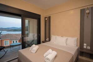 3 bedrooms, soundproofing, iron/ironing board, WiFi - Villa Laertis. (Lefkada)