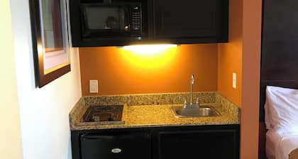 Executive Inn & Suites