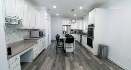 Marlboro Mansion - Located on over 2 Acres in Upper Marlboro, MD
