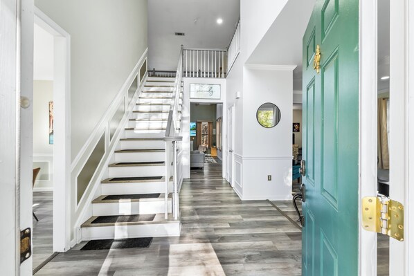 Interior - Luxury modern mansion/Cabin Near Washington DC-on over 4 Acres  of private land. (Upper Marlboro)