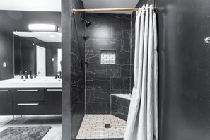 Unclassified image, 2 of 67, button