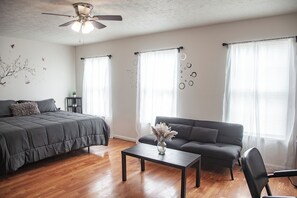 4 Schlafzimmer, Bügeleisen/Bügelbrett, WLAN, Bettwäsche