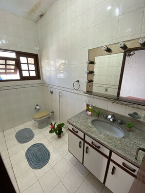 Suite – comfort, bassengutsikt | Bad