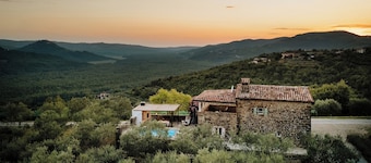 Charming Holiday Home for 4 with Private Pool and Amazing Views