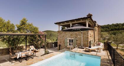 Charming Holiday Home for 4 with Private Pool and Amazing Views