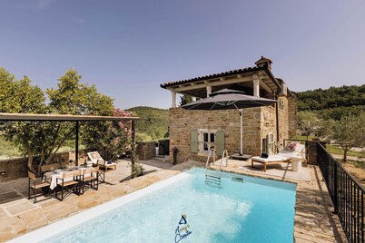 Charming Holiday Home for 4 with Private Pool and Amazing Views