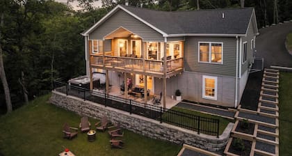 Apple Mountain House • Hot Tub • Game Room